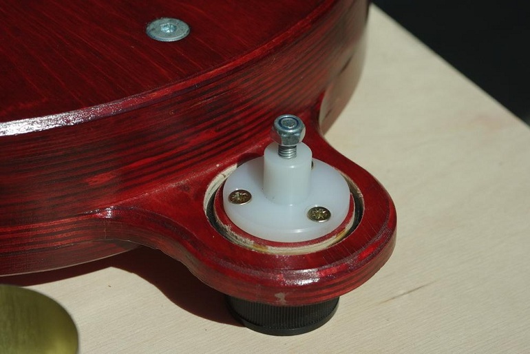 Adjusting Turntable Suspension