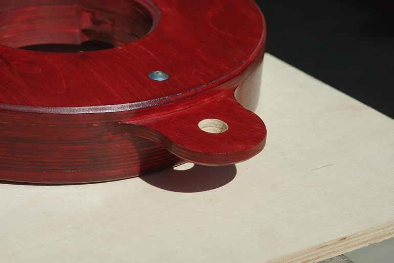 Bottom View - Hole for Turntable Mounting Support Foot