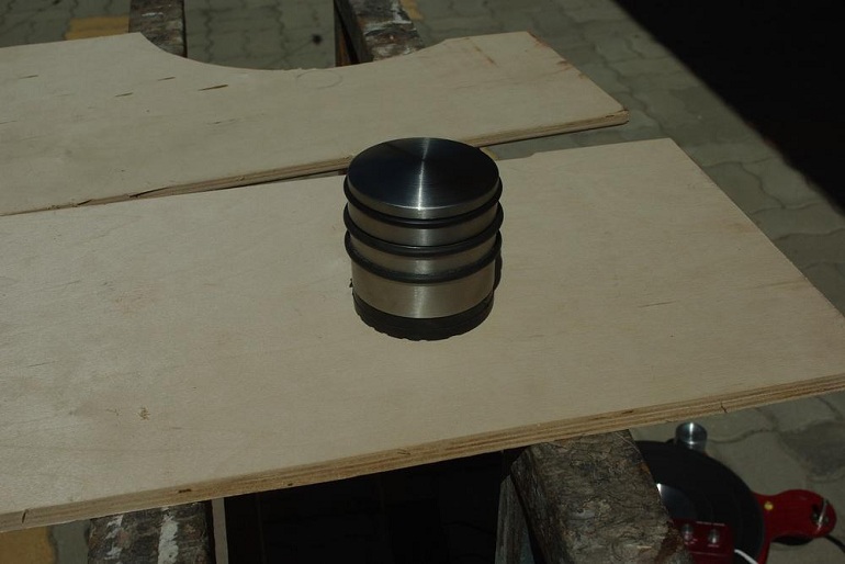 Circular Door Stop to be used for Record Weight