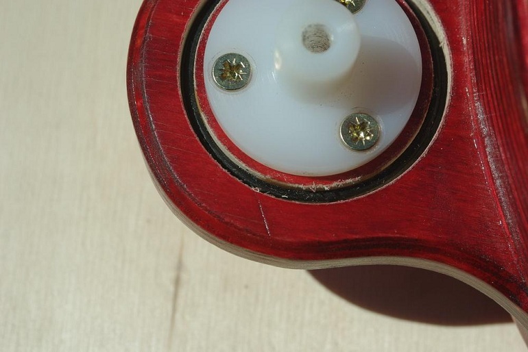 O-ring in place inside the Mounting for Turntable Suspension