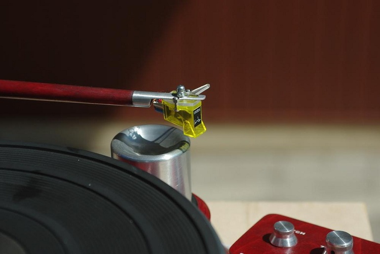 Samba Low Output MC Phono Cartridge Mounted to DIY Tonearm