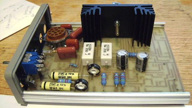 Construction of Hybrid Headphone Amplifier