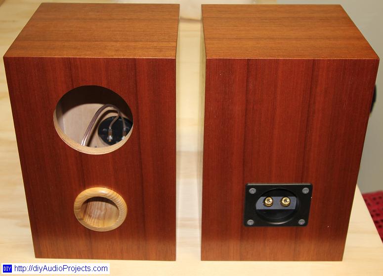 Fostex FE103En Bass-Reflex Speaker Box